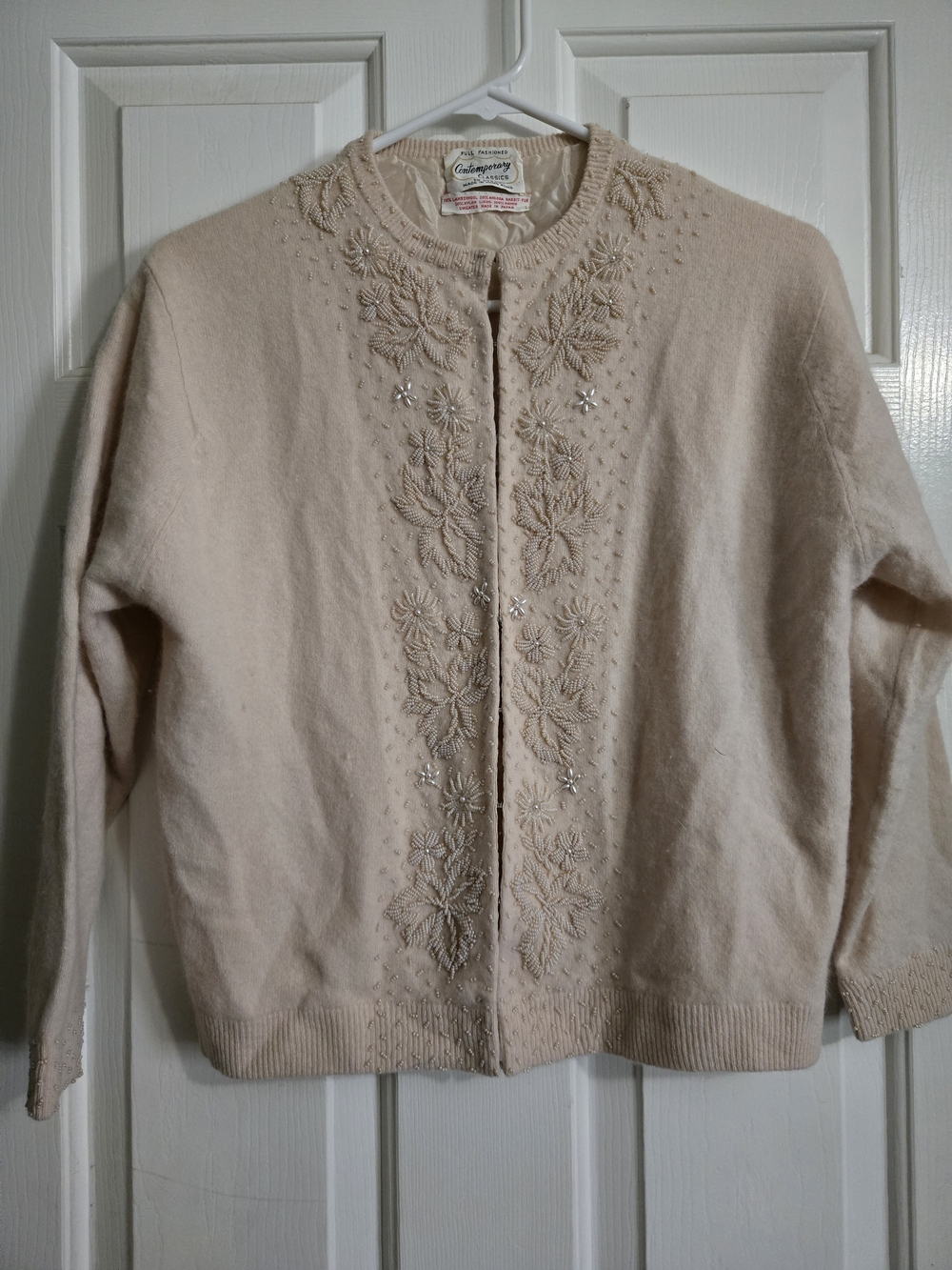 Vintage Country Classic Embroidered Button-Down Lambs Wool Cardigan - Cream